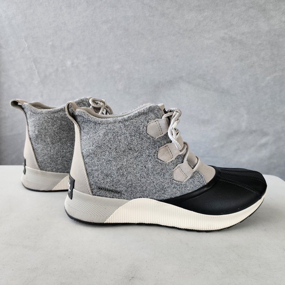 Sorel Gray and Black Winter Boots - Picture 2 of 13